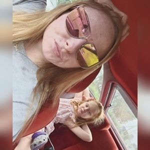 my name is Ashleyy 🤎